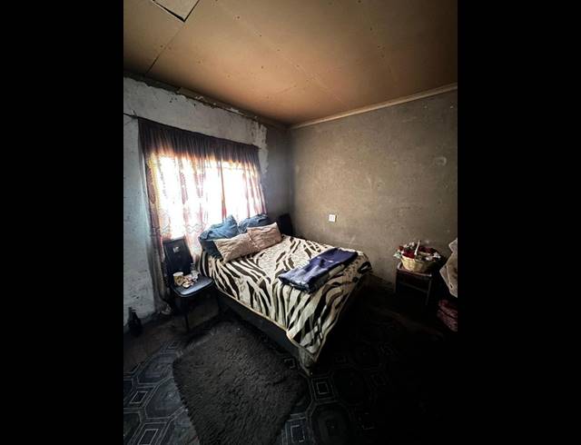 6 BEDROOM HOUSE FOR SALE IN RONDEBULT